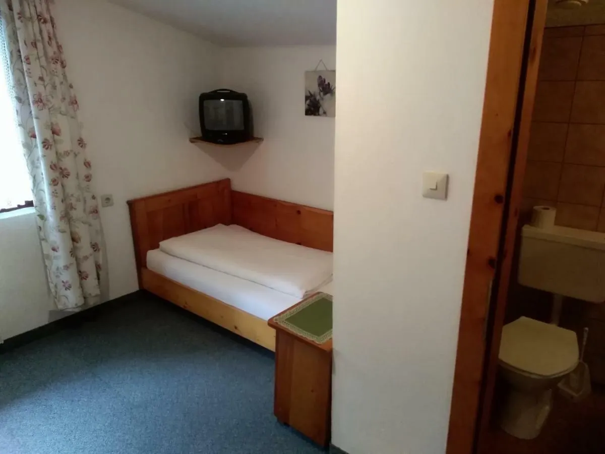 Hotel Garni Alpenrose Ischgl