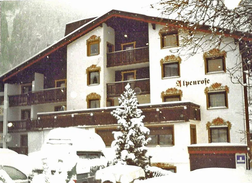 Hotel Garni Alpenrose Ischgl 2*,