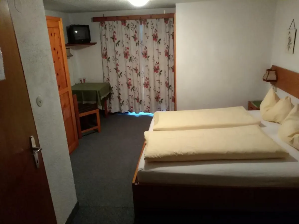 Hotel Garni Alpenrose Ischgl 2*,  Austria