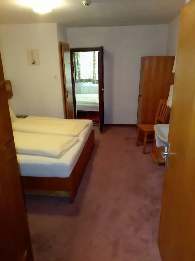 Hotel Garni Alpenrose Ischgl