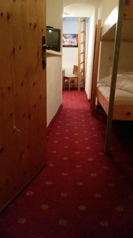 Hotel Garni Alpenrose Ischgl Avusturya