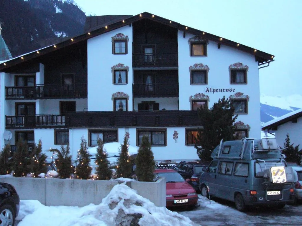 Hotel Garni Alpenrose Ischgl
