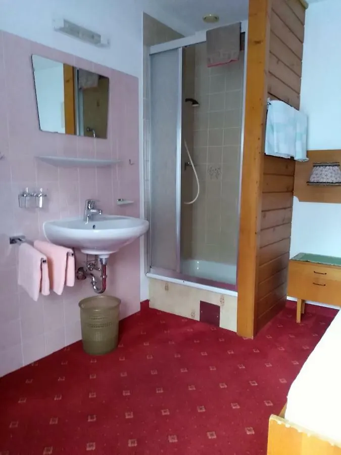 Hotel Garni Alpenrose Ischgl