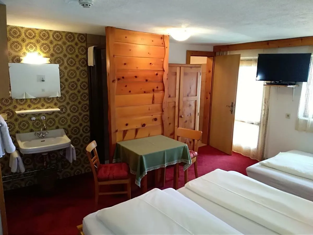 Hotel Garni Alpenrose Ischgl